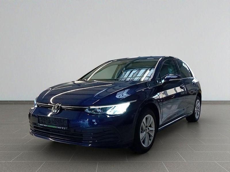 Gebraucht VW Golf VIII Life 116 PS (85 kW) 2024 Atlantic blue metallic (metallic) Limousine