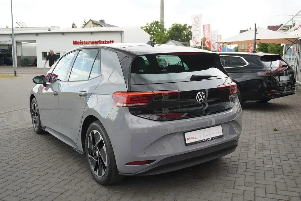Gebraucht VW ID.3 Pro Performance 150 kW (204 PS) 2023 Mondsteingrau Kleinwagen