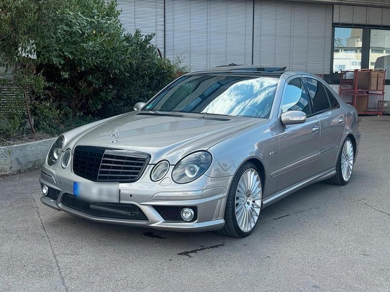 Beige Gebraucht 2003 Mercedes E63 AMG AMG Limousine | 14.000 € - Bild 1/4