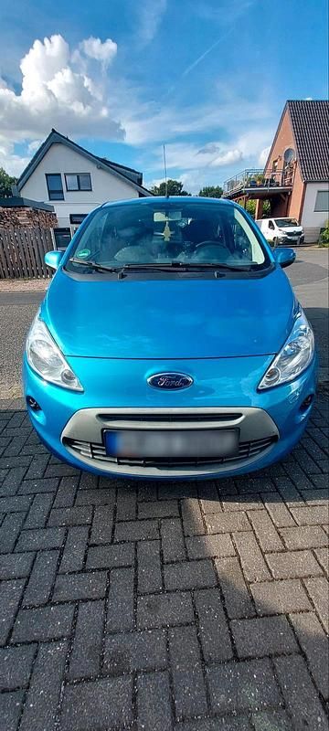 Blau Gebraucht 2013 Ford Ka Titanium Kleinwagen | 2.400 € (Fairer Preis) - Bild 1/4