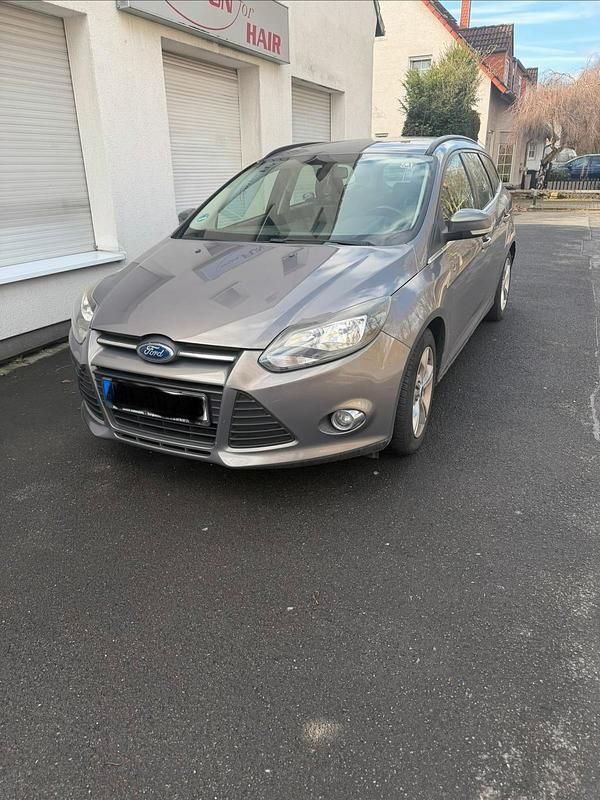 Gebraucht Ford Focus 116 PS (85 kW) 2014 Kombi