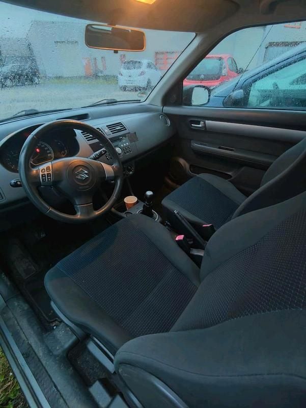 Usata Suzuki Swift 105 CV (77 kW) 2007 Grigio Utilitaria