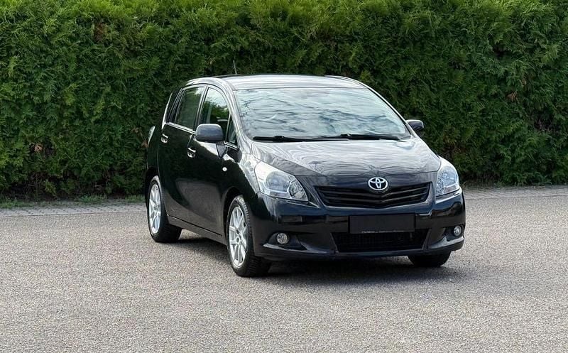 Schwarz Gebraucht 2009 Toyota Verso Executive Van / Kleinbus | 4.999 € (Guter Preis) - Bild 1/4