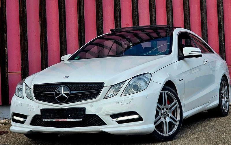 Weiß Gebraucht 2012 Mercedes E500 Coupé | 17.990 € (Guter Preis) - Bild 1/4
