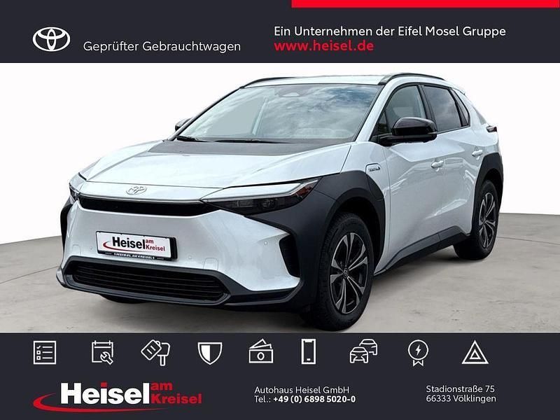 Platinumweiß perleffekt Gebraucht 2023 Toyota bZ4X Basis SUV | 35.990 € (Teuer) - Bild 1/3