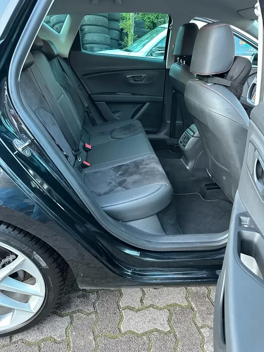 Second-hand Seat Leon FR 180 CP (132 kW) 2014 Negru Hatchback