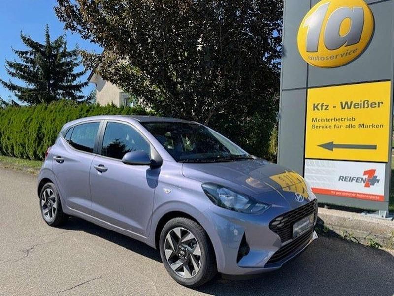 Blau Gebraucht 2024 Hyundai i10 Pure Kleinwagen | 13.950 € (Fairer Preis) - Bild 1/4