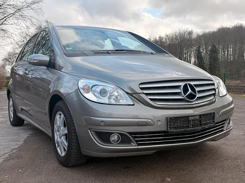 Gebraucht Mercedes B170 116 PS (85 kW) 2006 Silber Van / Kleinbus