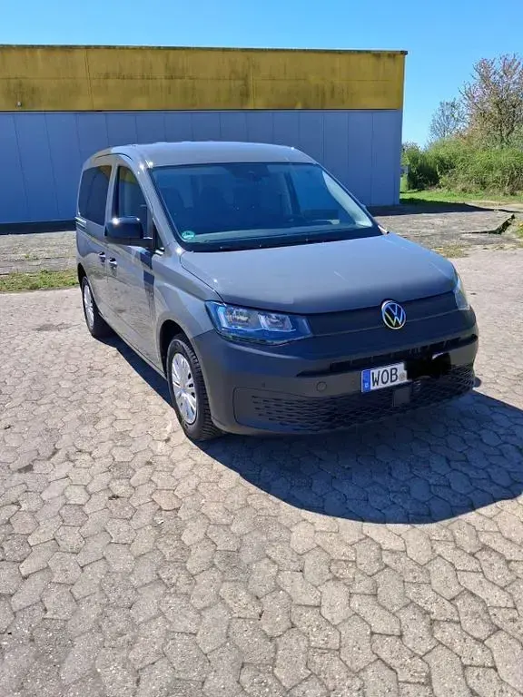 Używany VW Caddy 102 KM (75 kW) 2025 Szary Minivan