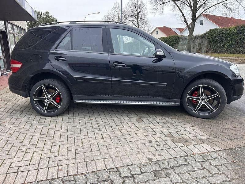 Gebraucht Mercedes ML320 224 PS (164 kW) 2007 Schwarz SUV