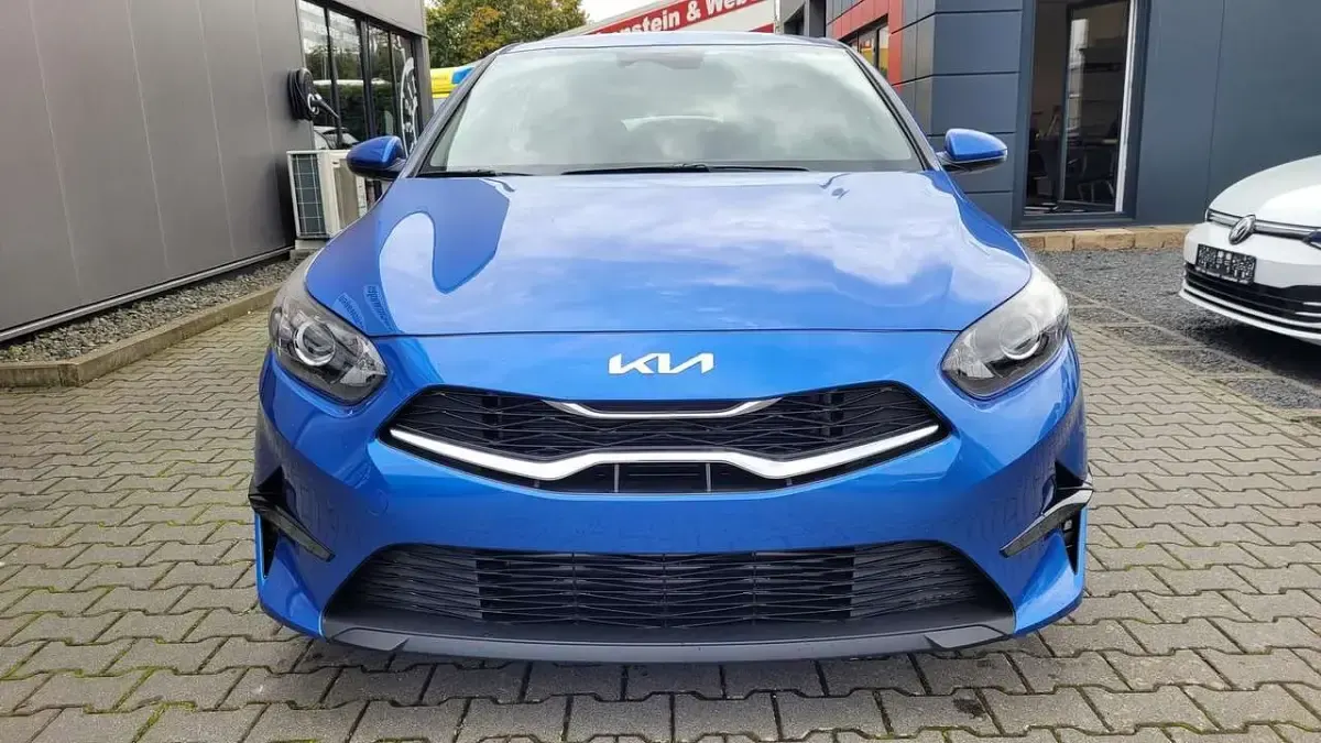 Gebraucht Kia Ceed 140 PS (102 kW) 2025 Blue flame Kleinwagen