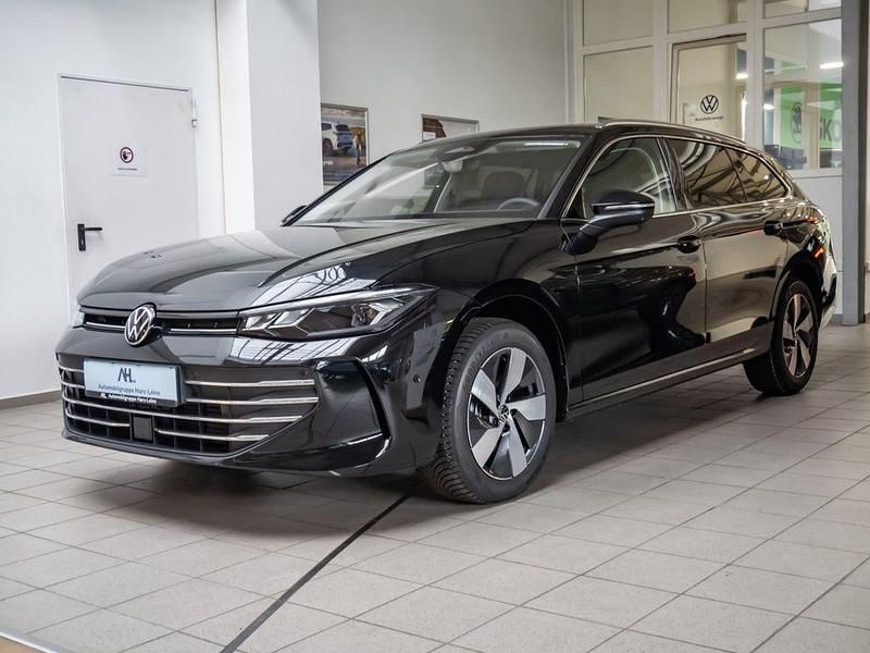 Neu VW Passat Business 150 PS (110 kW) 2026 Schwarz Kombi