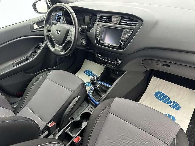 Gebraucht Hyundai i20 Passion 120 PS (88 kW) 2017 Weiß metallic