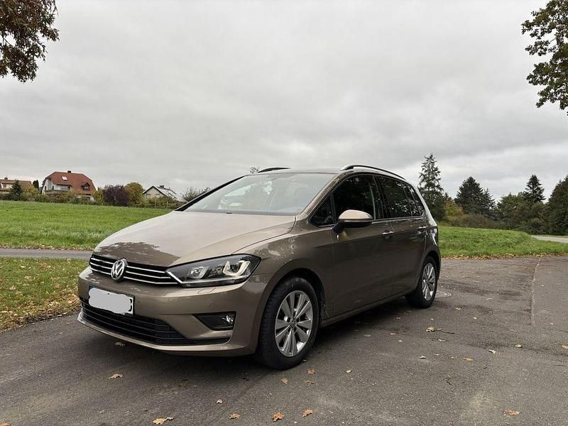 Gold Gebraucht 2015 VW Golf Sportsvan Van / Kleinbus | 12.900 € (Fairer Preis) - Bild 1/4
