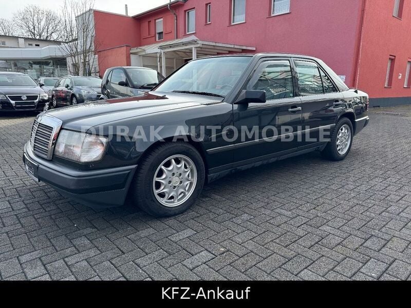 Schwarz Gebraucht 1988 Mercedes E260 Limousine | 5.690 € - Bild 1/4