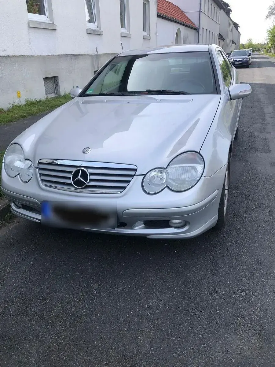 Gebraucht Mercedes C180 143 PS (105 kW) 2004 Grau Coupé