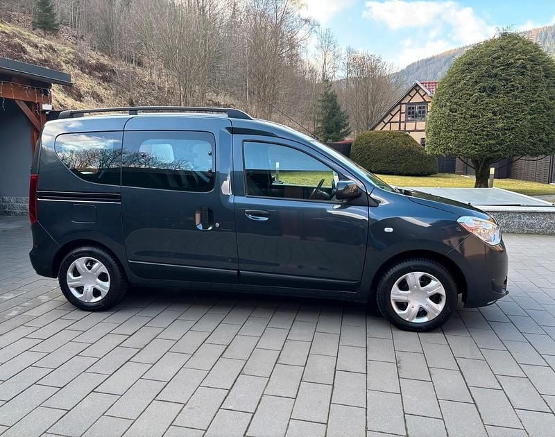 Gebraucht Dacia Dokker Lauréate 115 PS (84 kW) 2014 Grau Van / Kleinbus