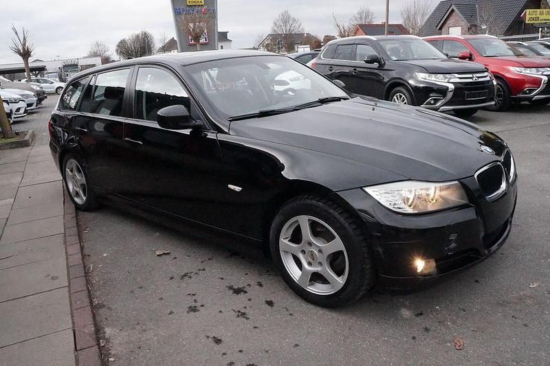 Gebraucht BMW 318 143 PS (105 kW) 2010 Schwarz Kombi
