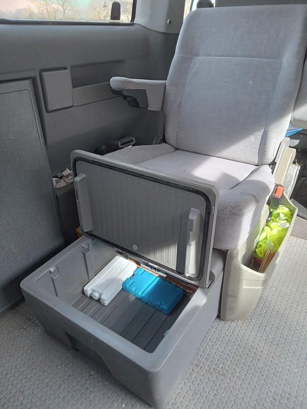 Second-hand VW T4 1997 Roșu Van