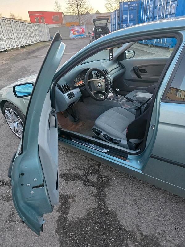 Gebraucht BMW 318 143 PS (105 kW) 2002 Silber Coupé
