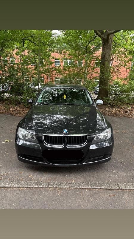 Schwarz Gebraucht 2005 BMW 318 Limousine | 3.200 € (Fairer Preis) - Bild 1/4