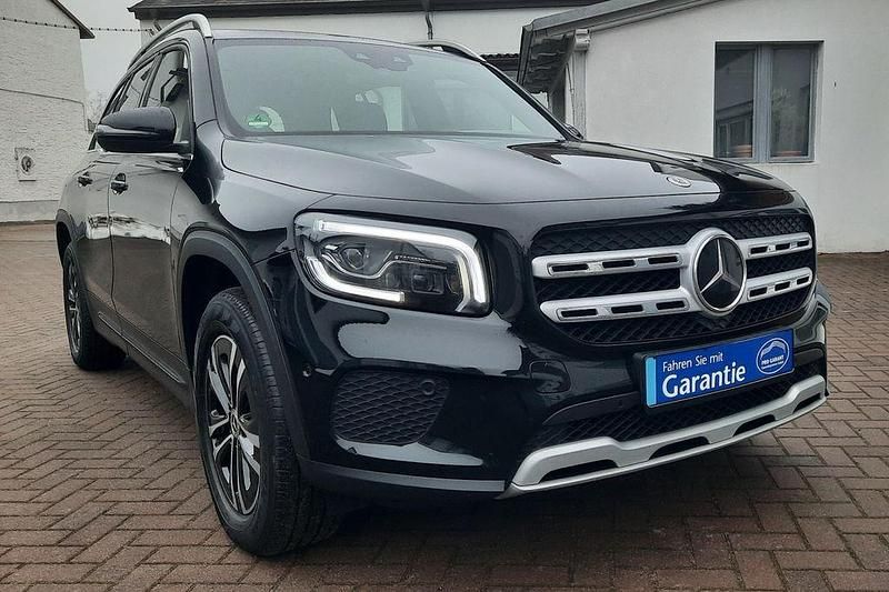 Schwarz Gebraucht 2023 Mercedes GLB200 SUV | 32.850 € (Fairer Preis) - Bild 1/4