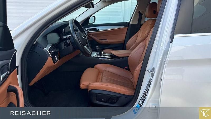 Gebraucht BMW 540 Efficient Dynamics 340 PS (250 kW) 2023 Alpinweiß uni Limousine