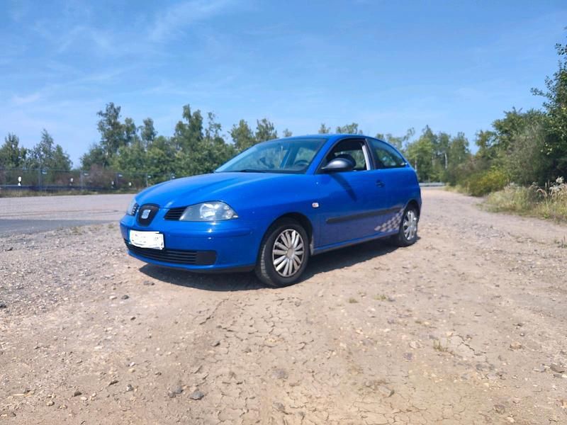 Blau Gebraucht 2004 Seat Ibiza Kleinwagen | 600 € (Superpreis) - Bild 1/4