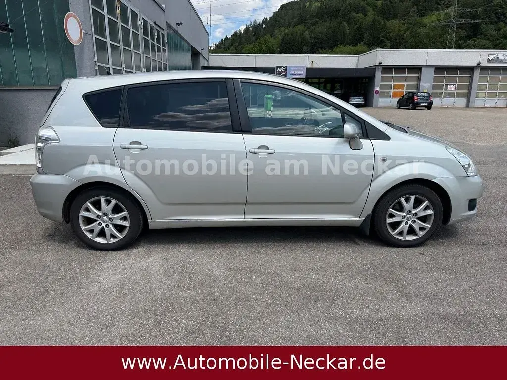 Gebraucht Toyota Corolla Verso Team 129 PS (94 kW) 2009 Silber Van / Kleinbus