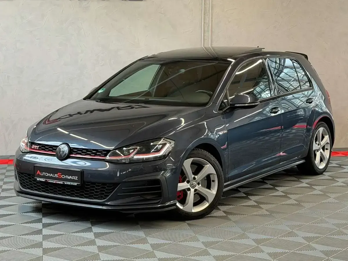 Gebraucht VW Golf VII GTI 245 PS (180 kW) 2018 Dark iron blue Limousine
