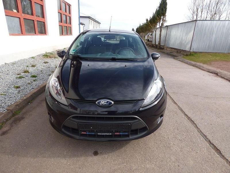Gebraucht Ford Fiesta Trend 97 PS (71 kW) 2011 Schwarz Kleinwagen