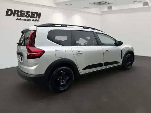 Usata Dacia Jogger Extreme 110 CV (80 kW) 2022 Grigio Monovolume