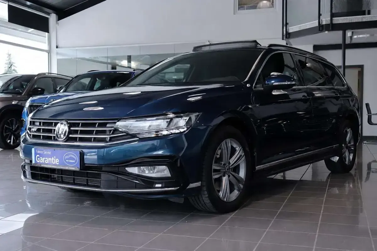 Gebraucht VW Passat Business 150 PS (110 kW) 2024 Blau Kombi
