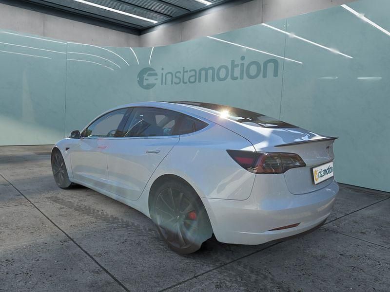 Weiß Gebraucht 2020 Tesla Model 3 Limousine | 30.099 € (Etwas zu teuer) - Bild 1/1