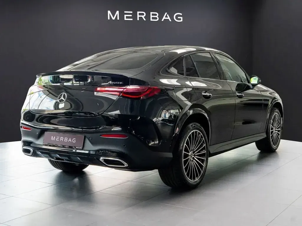 Gebraucht Mercedes GLC300e 197 PS (144 kW) 2026 Schwarz SUV