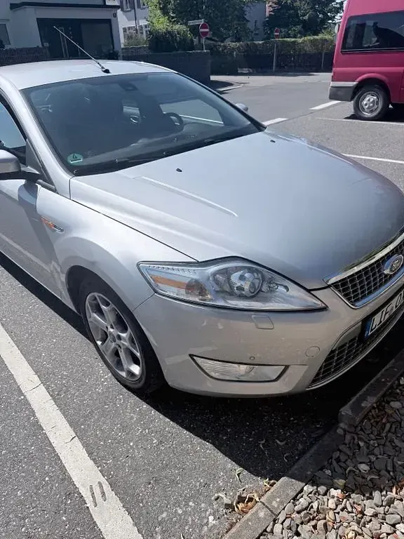 Gebraucht Ford Mondeo Titanium 163 PS (119 kW) 2009 Silber Limousine