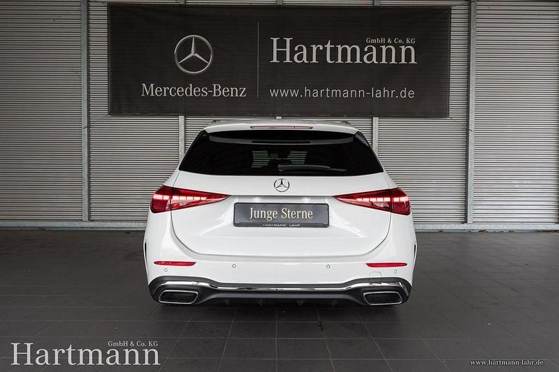 Gebraucht Mercedes C300 AMG Line Premium Plus 265 PS (194 kW) 2024 Unilack polarweiß Kombi