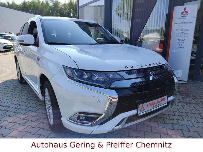 Gebraucht Mitsubishi Outlander P-HEV Spirit+ 224 PS (164 kW) 2021 Weiß SUV