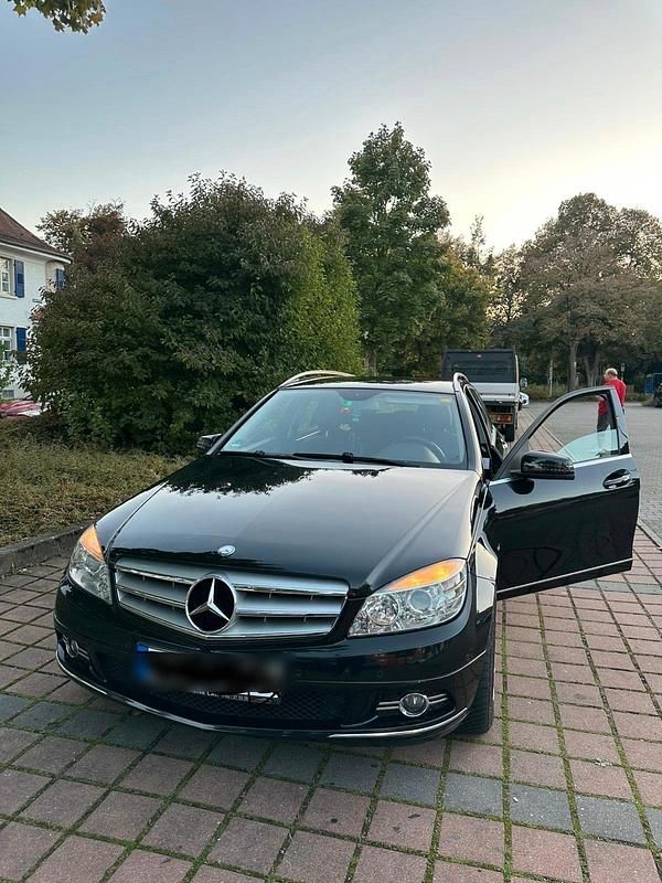 Schwarz Gebraucht 2010 Mercedes C220 Kombi | 8.500 € - Bild 1/4