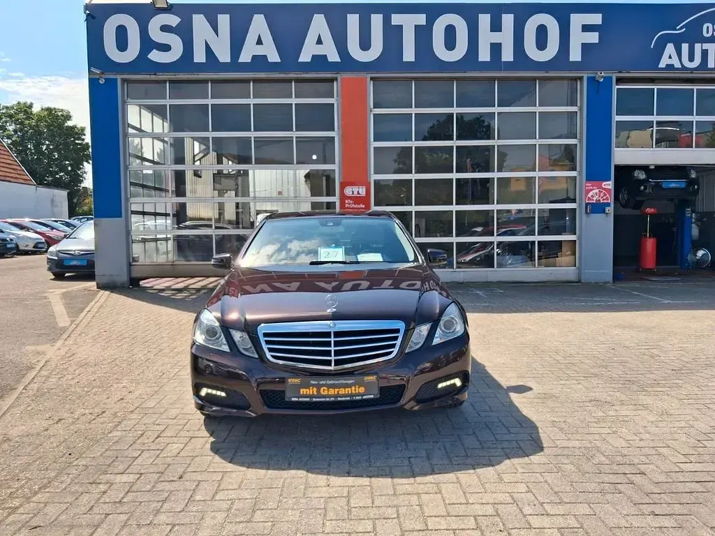 Gebraucht Mercedes E250 204 PS (150 kW) 2009 Braun Limousine