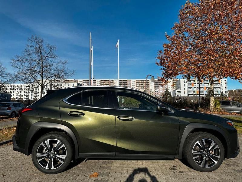 Gebraucht Lexus UX 250h 184 PS (135 kW) 2023 Grün SUV
