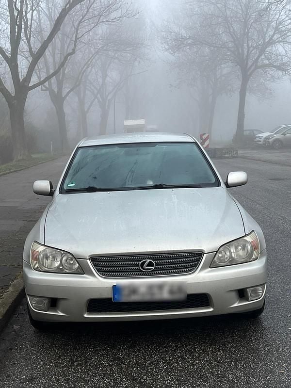 Gebraucht Lexus IS200 155 PS (114 kW) 2000 Silber Limousine