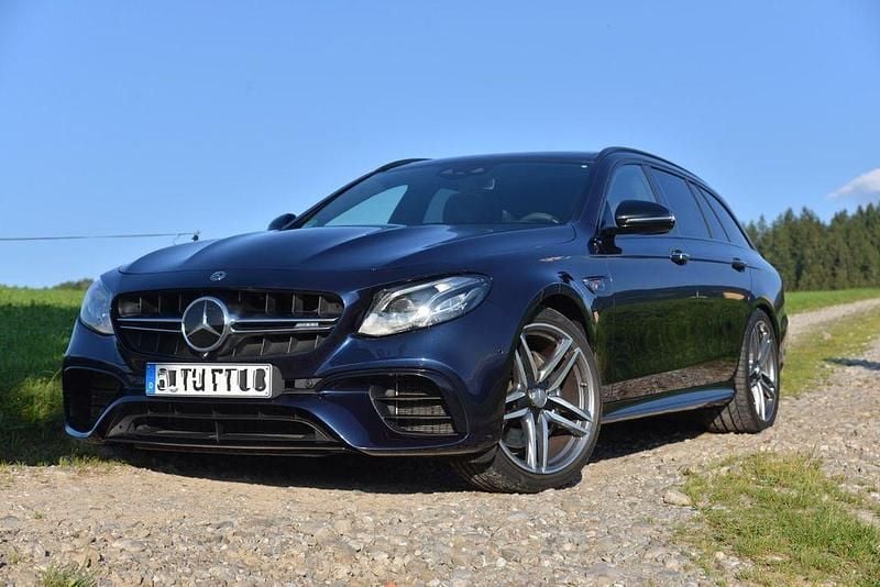 Blau Gebraucht 2018 Mercedes E63 AMG AMG Kombi | 54.900 € (Fairer Preis) - Bild 1/4