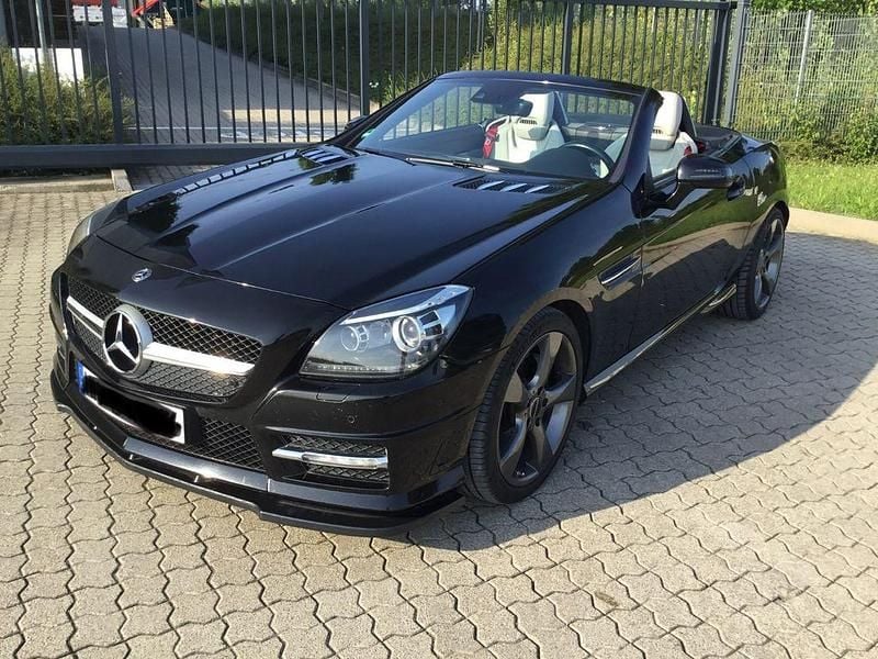 Schwarz Gebraucht 2012 Mercedes SLK350 Edition 1 Cabrio | 19.999 € (Fairer Preis) - Bild 1/4