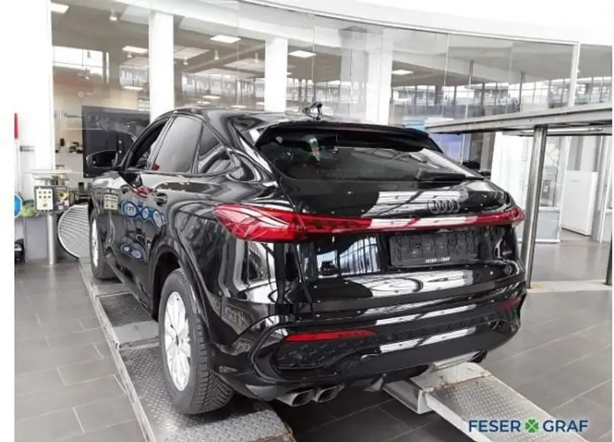 Gebraucht Audi Q5 Sportback S-Line 204 PS (150 kW) 2025 Mythosschwarz metallic SUV