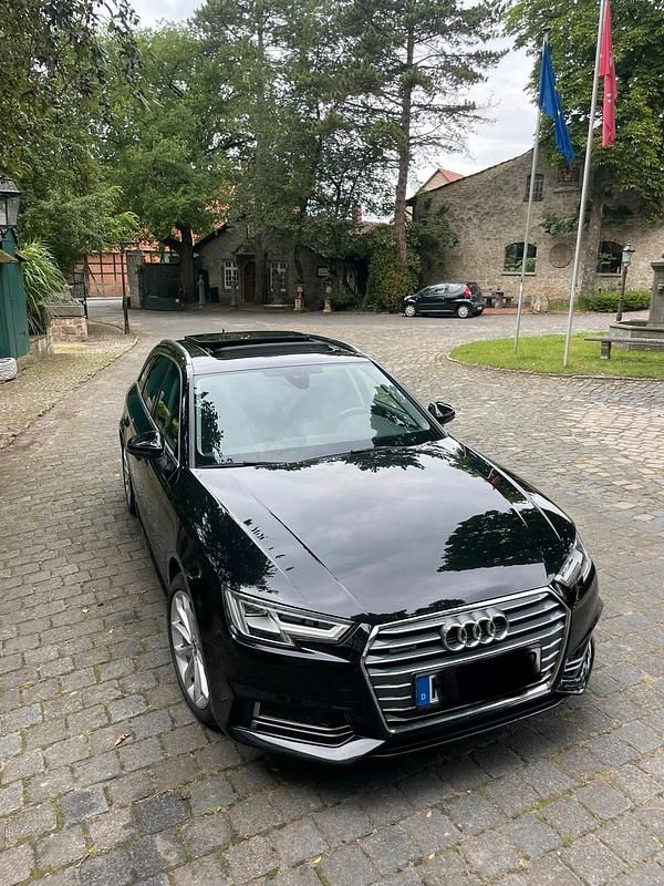 Gebraucht Audi A4 Design 190 PS (139 kW) 2017 Schwarz Kombi