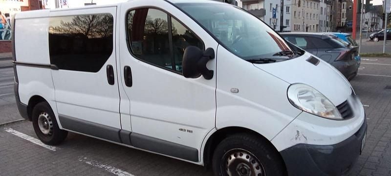 Second-hand Renault Trafic 114 CP (83 kW) 2012 Alb Monovolum