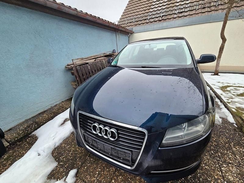 Blau Gebraucht 2011 Audi A3 Sportback Attraction Kleinwagen | 4.999 € (Guter Preis) - Bild 1/4