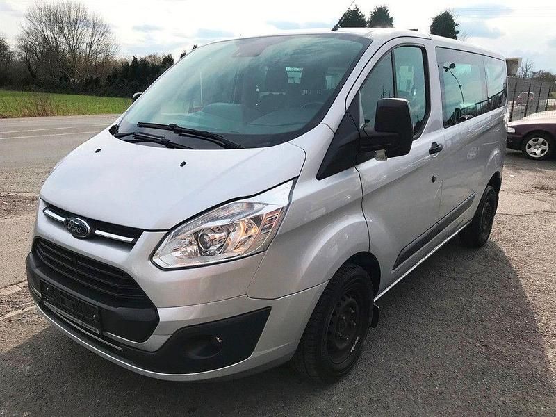 Gebraucht Ford Transit Trend 131 PS (96 kW) 2017 Silber Kombi