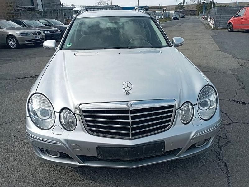 Gebraucht Mercedes E220 Elegance 170 PS (125 kW) 2008 Silber Kombi